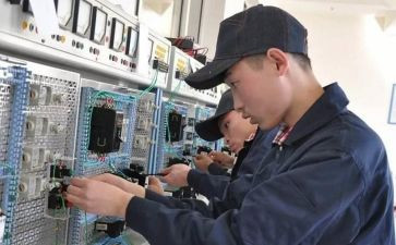2024电工年终个人总结参考8篇