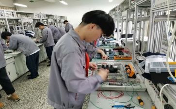 技校本学期总结7篇