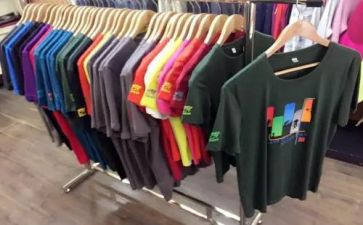 小班幼儿叠衣服教案7篇