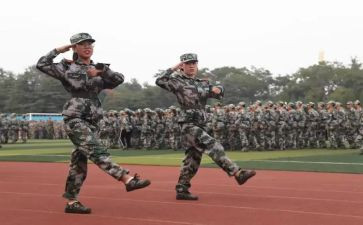 踢正步的心得体会5篇